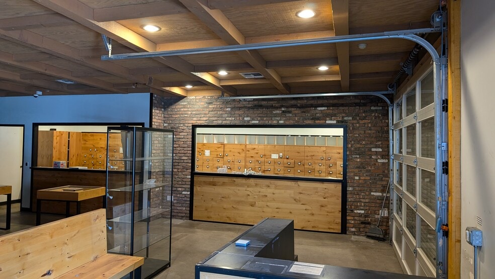 More Photos Of 460 N Switzer Canyon Dr, Flagstaff Storefront Retail Office For Sale