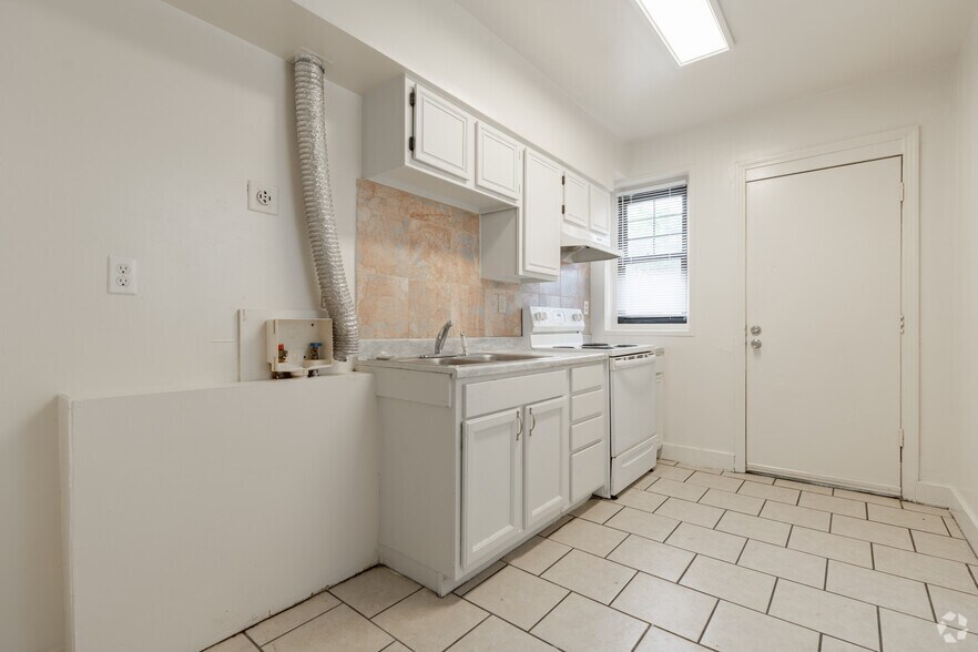 More Photos Of 4 College Ct, Louisville Multifamily For Sale