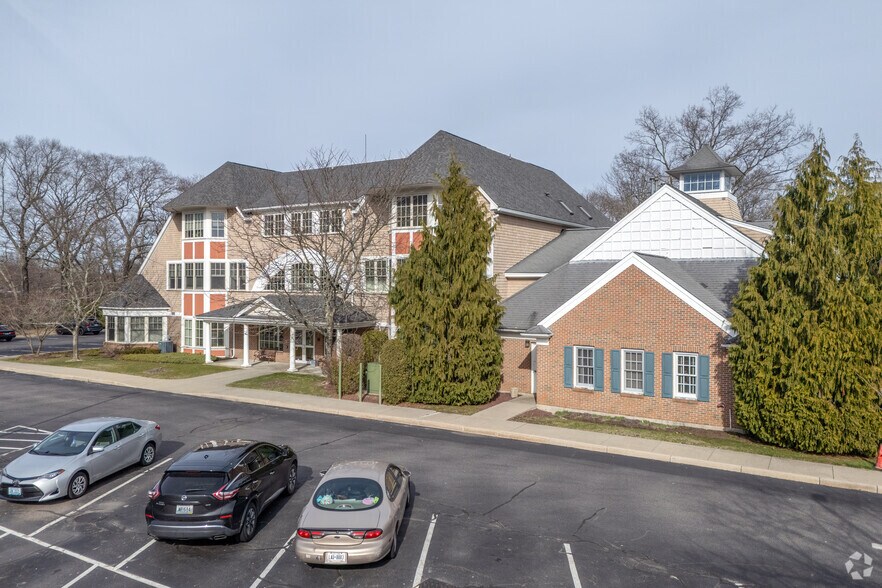 More Photos Of 227 Centerville Rd, Warwick Medical For Lease