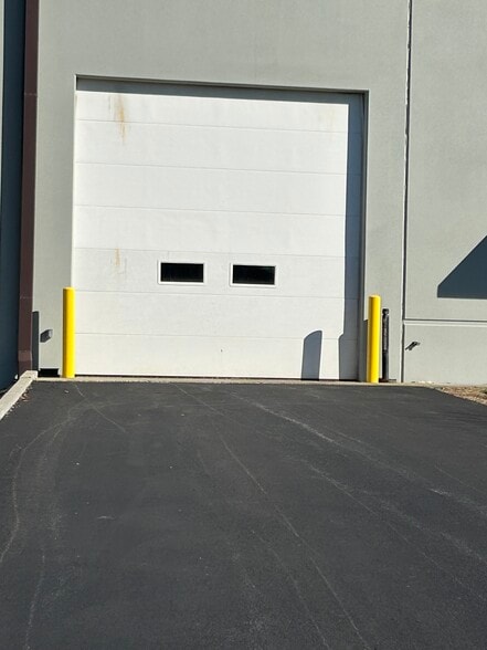 More Photos Of 15 Ritter Way, Lebanon Manufacturing For Lease