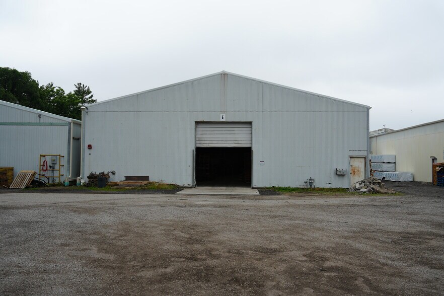 More Photos Of 610 W 9th Ave, Monmouth Flex For Lease