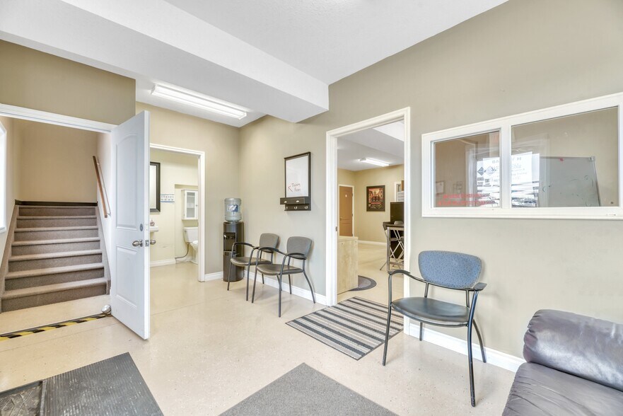 More Photos Of 130 Canal Gdns, Strathmore Warehouse For Sale