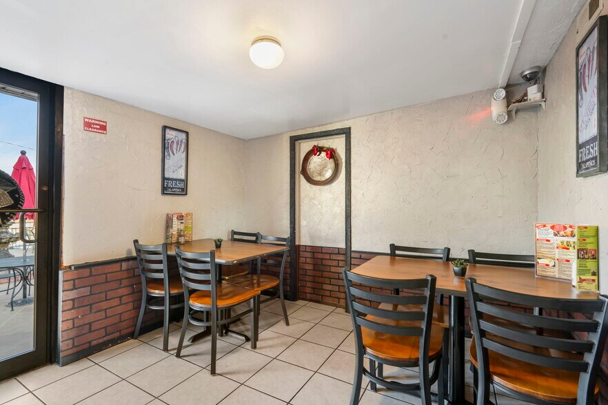 More Photos Of 1107-1109 W 76 Country Blvd, Branson General Retail For Sale