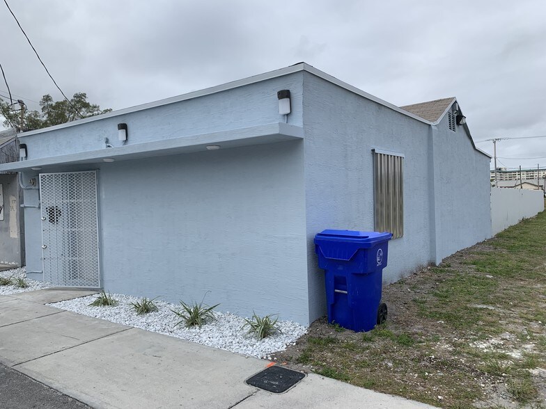 More Photos Of 4007 SW 19th St, West Park Daycare Center For Sale