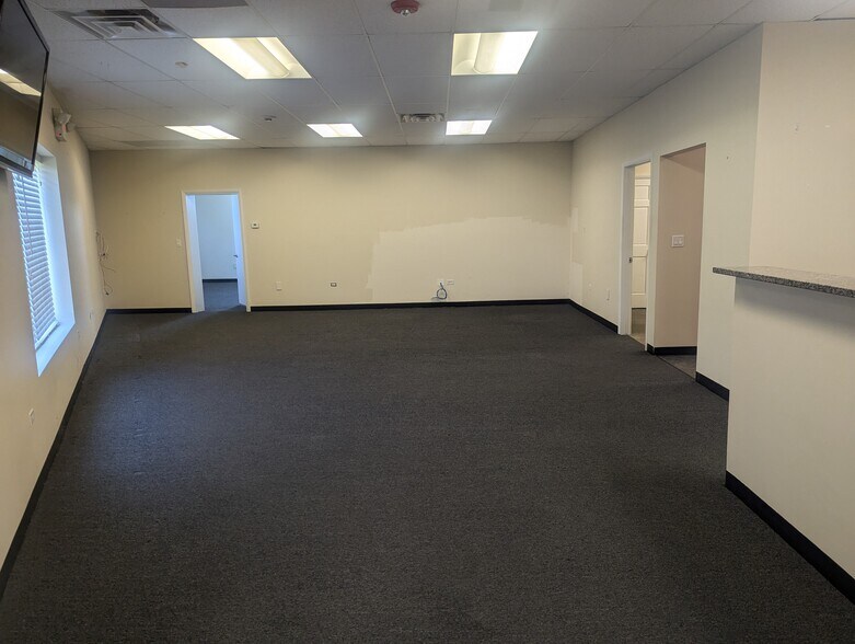 More Photos Of 1624 Old Deerfield Rd, Highland Park Industrial For Sale