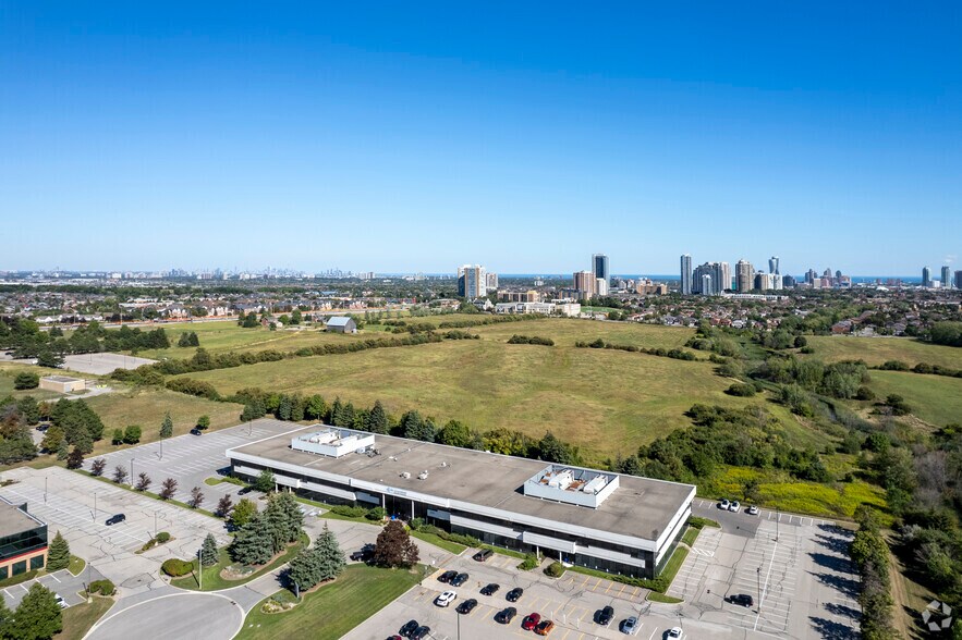 More Photos Of 5600 Cancross Ct, Mississauga Office For Sale
