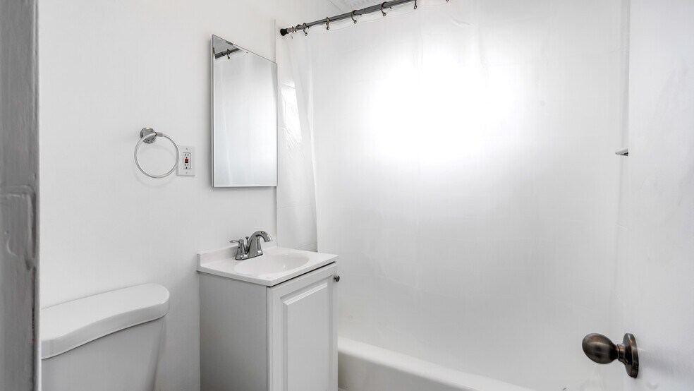 More Photos Of 10974 S Figueroa St, Los Angeles Apartments For Sale
