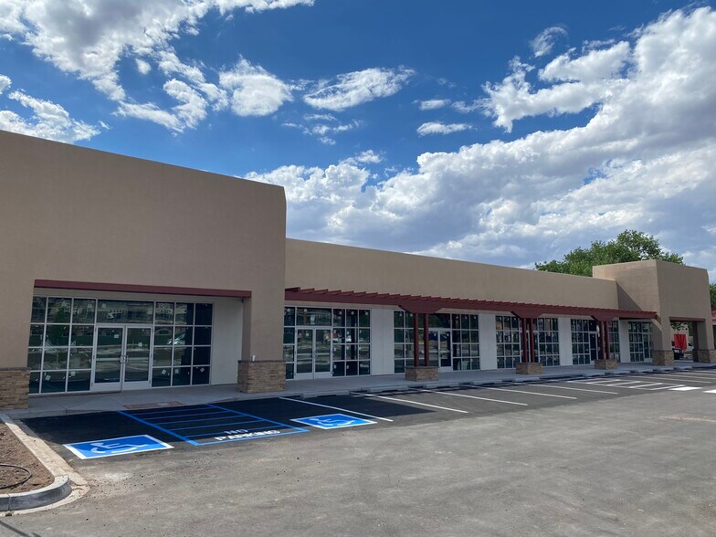 More Photos Of 6601 4th St NW, Albuquerque Restaurant For Lease