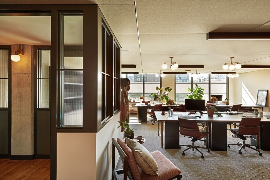 More Photos Of 200 N Green St, Chicago Hotel For Lease