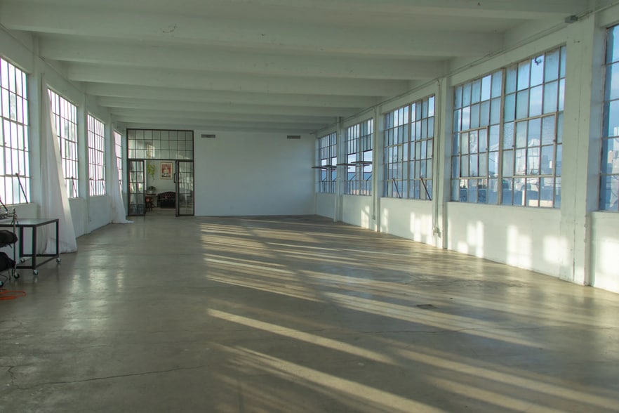 More Photos Of 1515 Compton Ave, Los Angeles Warehouse For Lease