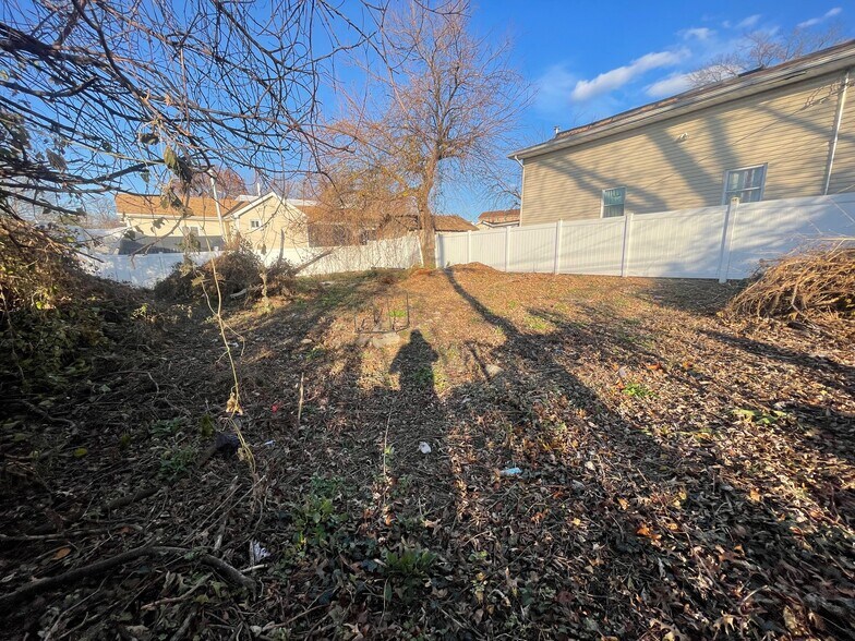 More Photos Of 1025 Harding Park, Bronx Land For Sale