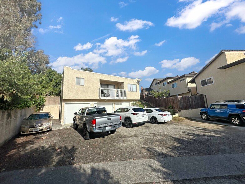 More Photos Of 17172 Harbor Bluffs Cir, Huntington Beach Apartments For Sale
