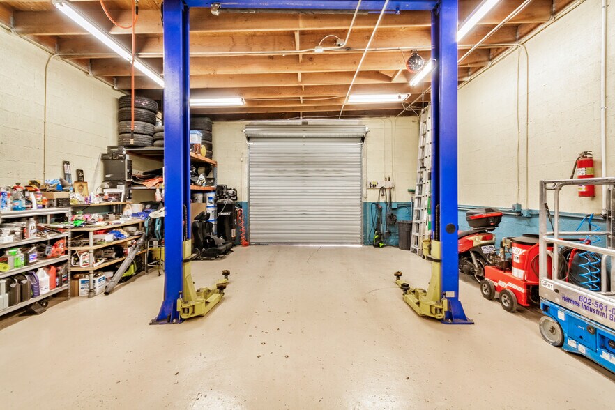 More Photos Of 4105 E University Dr, Phoenix Service For Lease