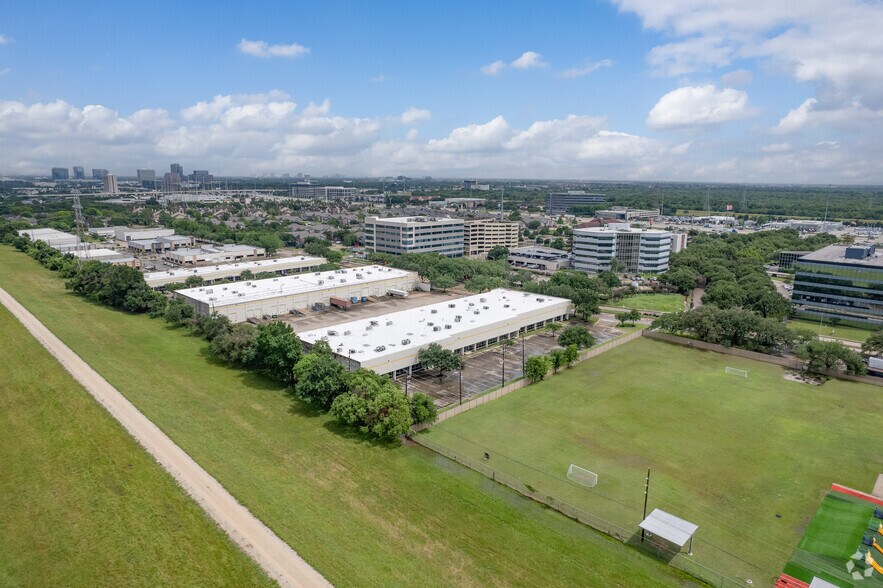 More Photos Of 15740 Park Row, Houston Unknown For Lease