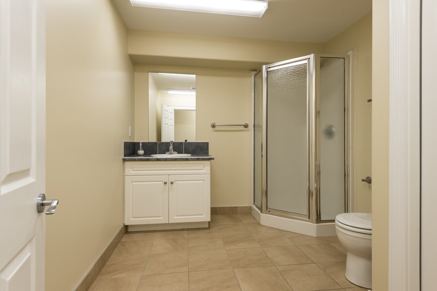 More Photos Of 380 Mackenzie Blvd, Fort McMurray Warehouse For Lease