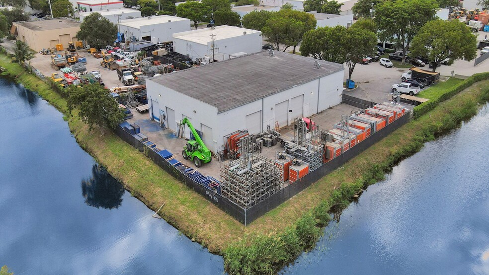 Primary Photo Of 1909 NW 18th St, Pompano Beach Warehouse For Lease