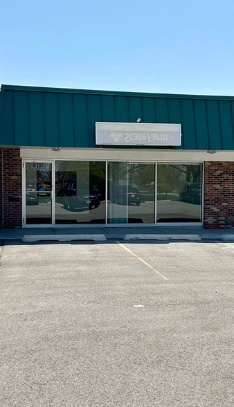 More Photos Of 9965-9985 W 151st St, Orland Park General Retail For Sale