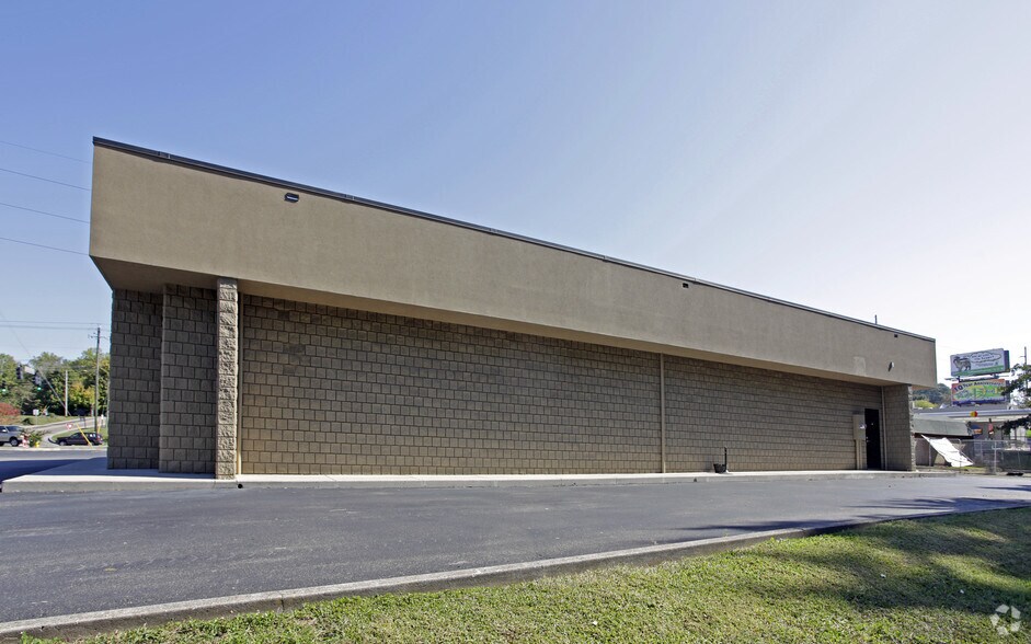 More Photos Of 4501 Chapman Hwy, Knoxville Freestanding For Lease