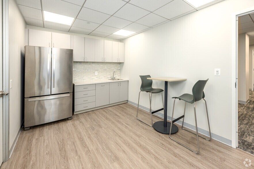 More Photos Of 4520 East West Hwy, Bethesda Office For Lease