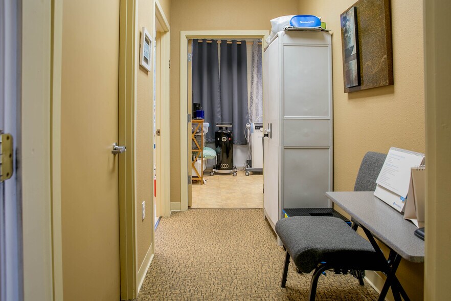 More Photos Of 1970 SE 14th Ave, Albany Medical For Lease