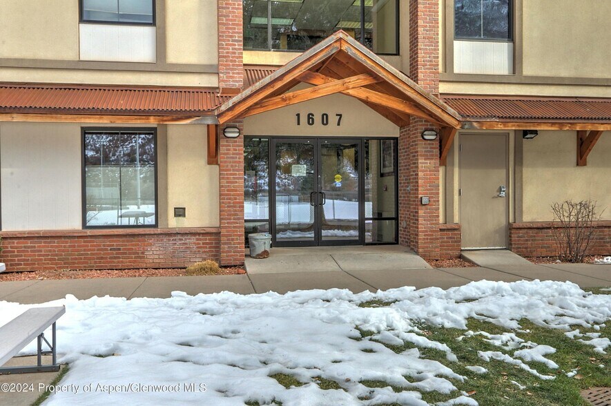 More Photos Of 1607 Grand Ave, Glenwood Springs Loft Creative Space For Sale