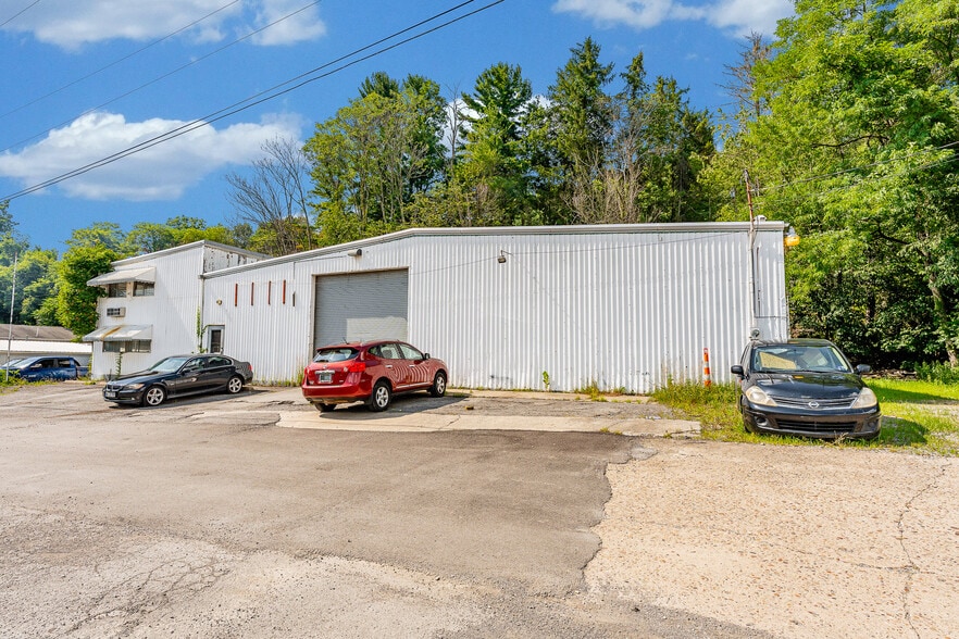 More Photos Of 25 Opal Dr, Fairmont Warehouse For Sale