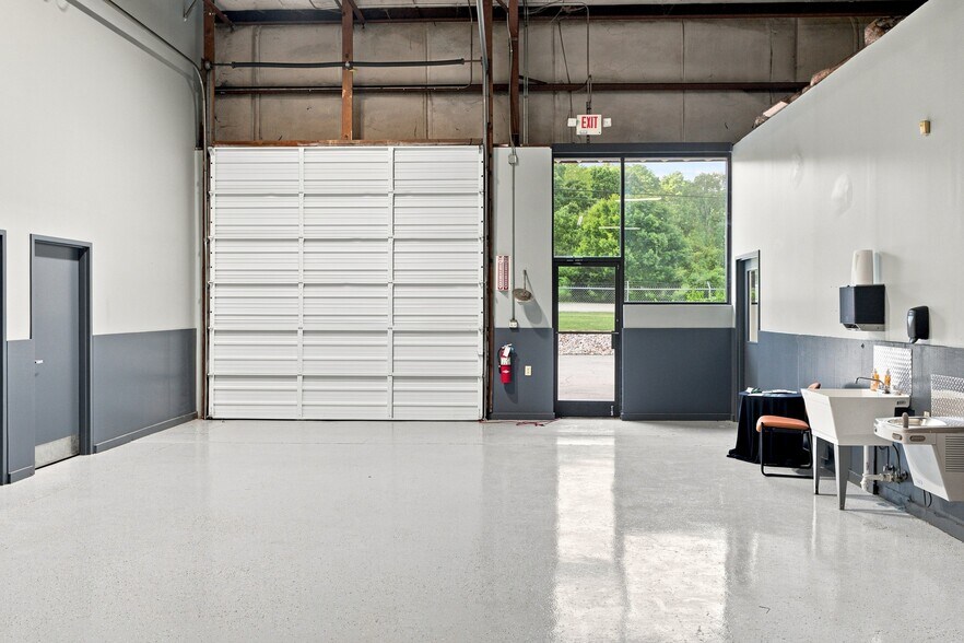 More Photos Of 3613 Jones Sausage Rd, Garner Flex For Lease