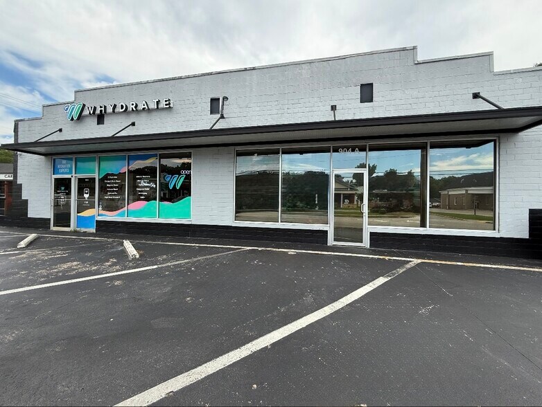 More Photos Of 904 Maple St, Carrollton Freestanding For Lease
