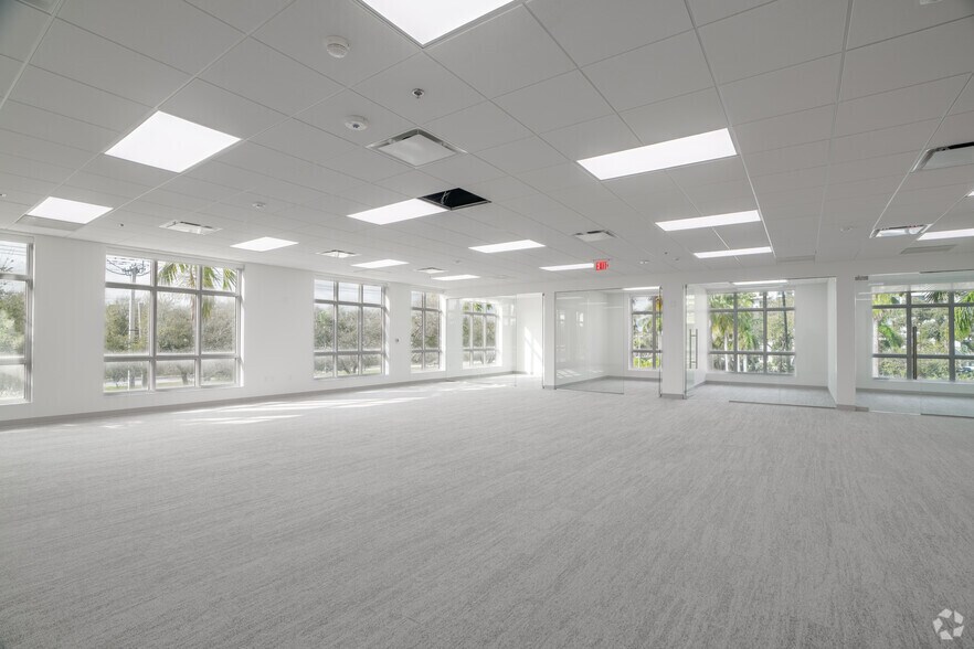 More Photos Of 999-1001 W Yamato Rd, Boca Raton Unknown For Lease