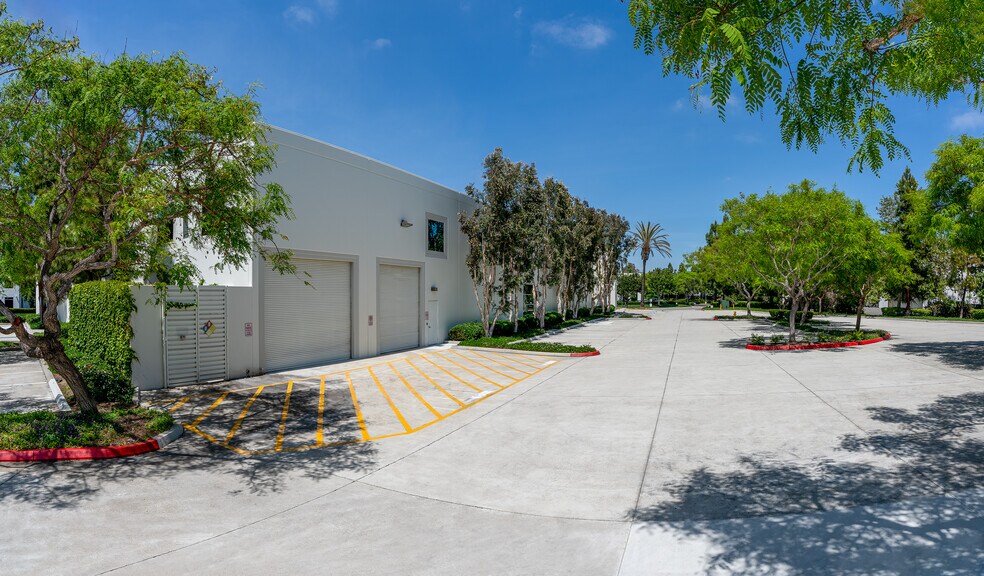 More Photos Of 2105 Rutherford Rd, Carlsbad Research And Development For Lease