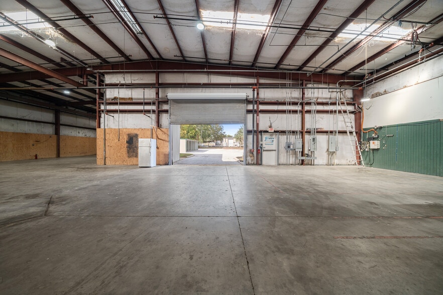 More Photos Of 1056 NE 16th St, Ocala Industrial For Sale