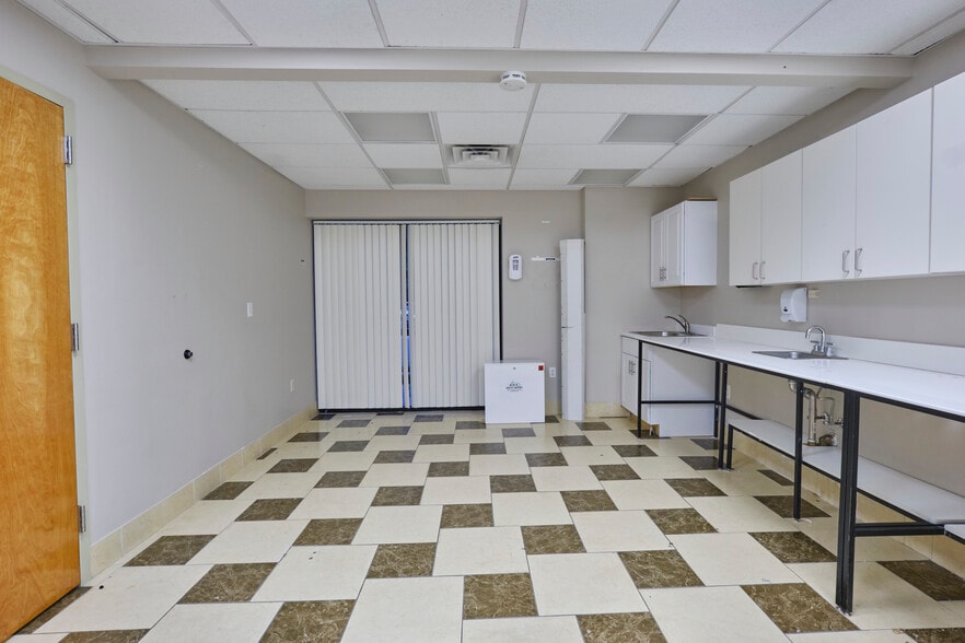 More Photos Of 2596-2598 Third Ave, Bronx Medical For Sale