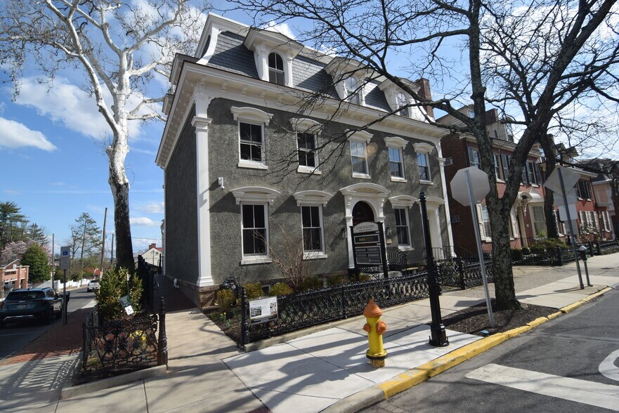 More Photos Of 68 E Court St, Doylestown Office For Lease