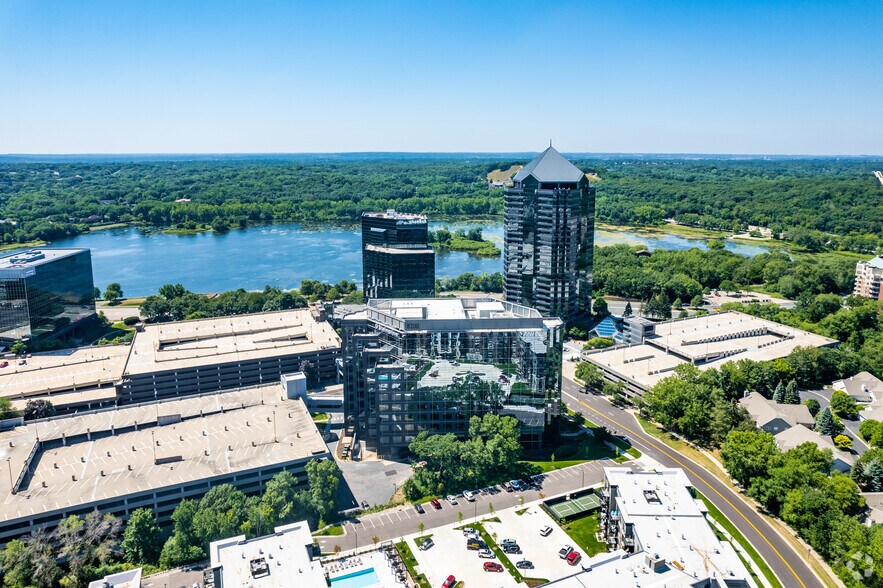 More Photos Of 8400 Normandale Lake Blvd, Bloomington Coworking Space