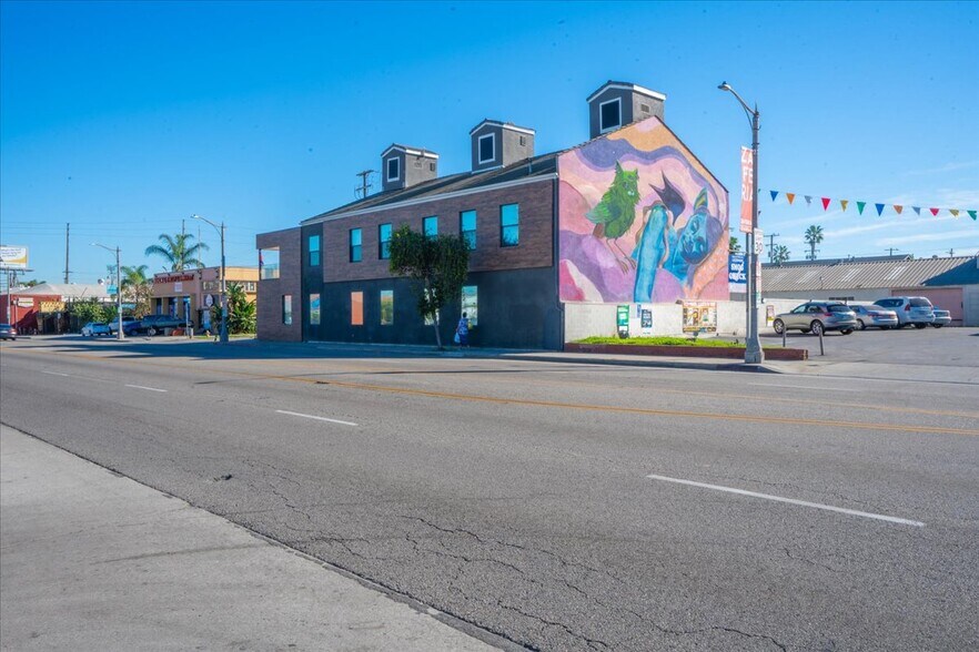 More Photos Of 3444 E Anaheim St, Long Beach Office For Sale