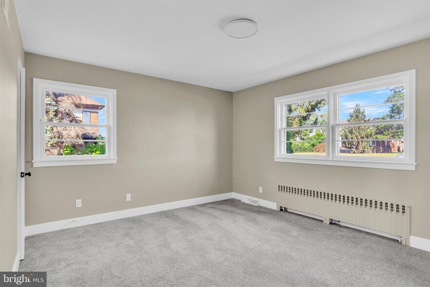 More Photos Of 4070 W Market St, York Office For Sale