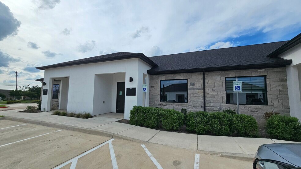 More Photos Of 3951 Alma Rd, McKinney Medical For Lease