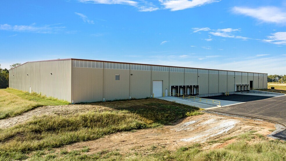 More Photos Of 55 Bagwell Blvd, Scottsville Warehouse For Lease