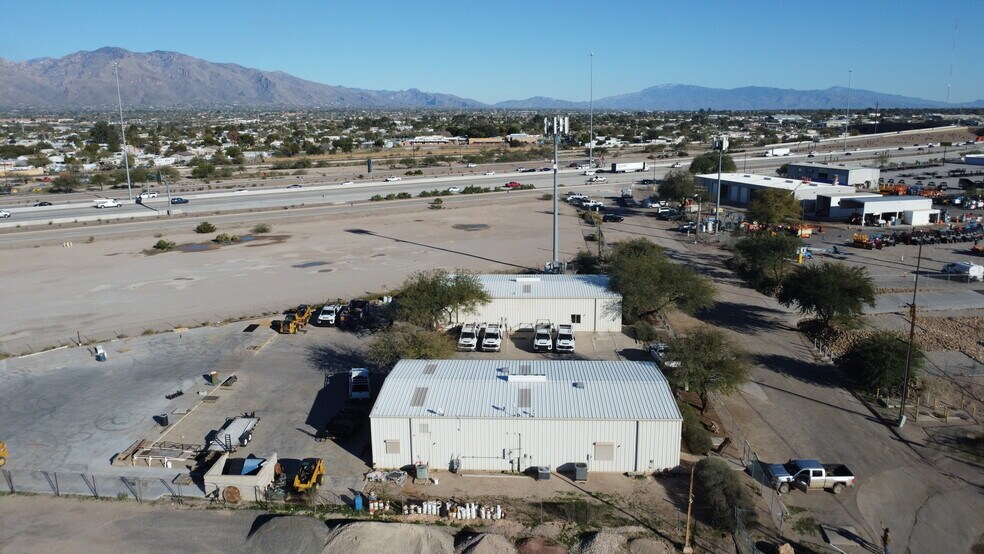 More Photos Of 3200 W Diamond St, Tucson Warehouse For Lease