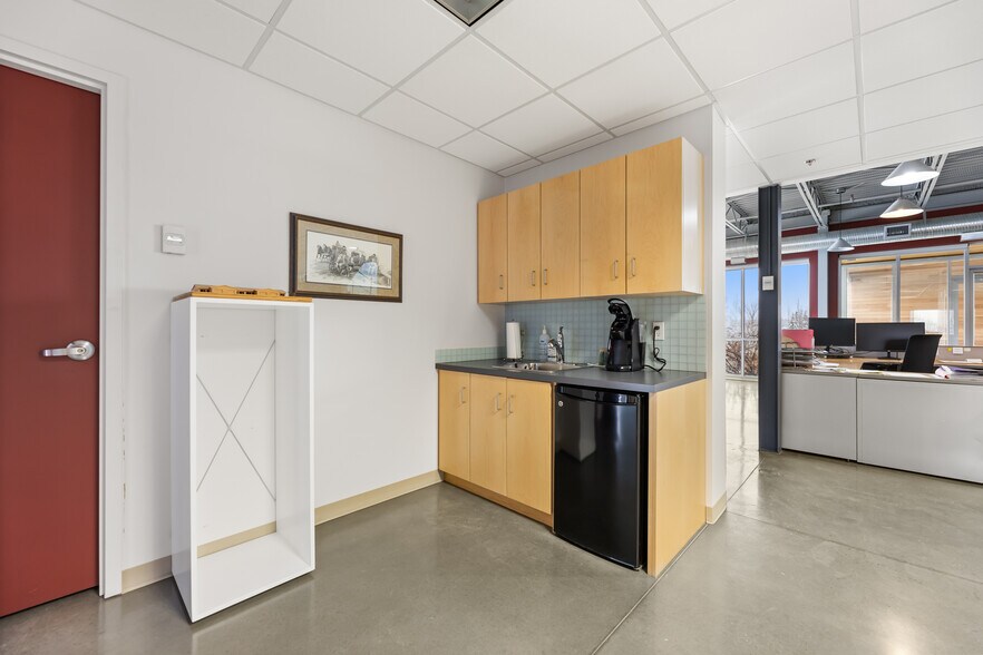 More Photos Of 261211 Wagon Wheel Way, Rocky View No 44 Light Manufacturing For Sale