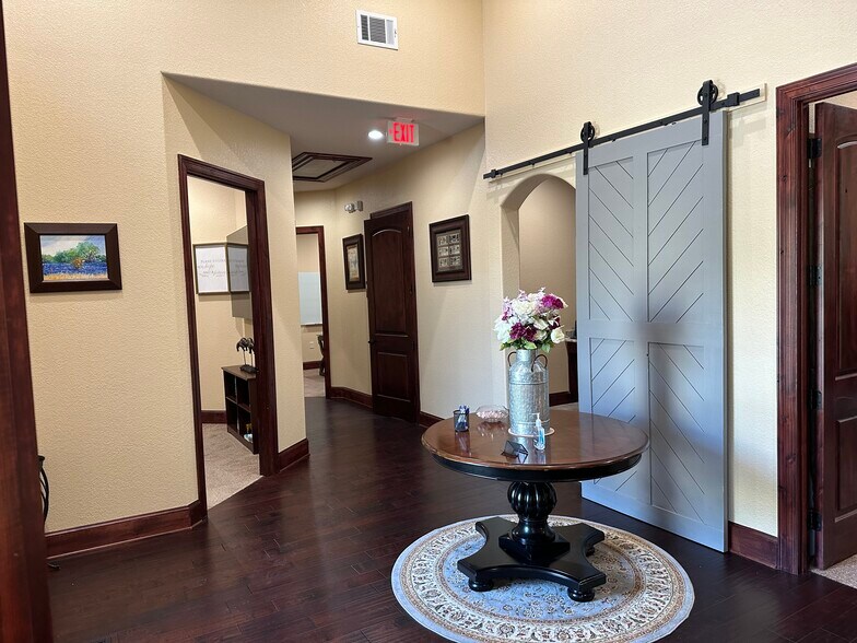 More Photos Of 2131 E Kirkwood Blvd, Southlake Office For Lease
