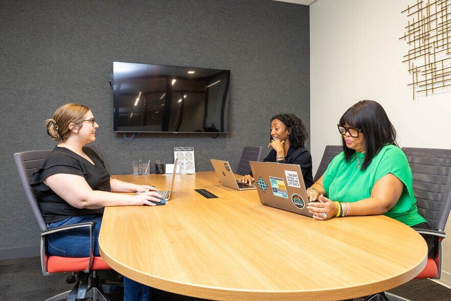 More Photos Of 121 Perimeter Ctr W, Atlanta Coworking Space