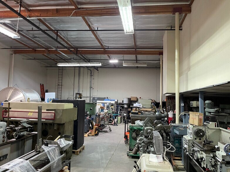 More Photos Of 1741 Fiske Pl, Oxnard Warehouse For Sale