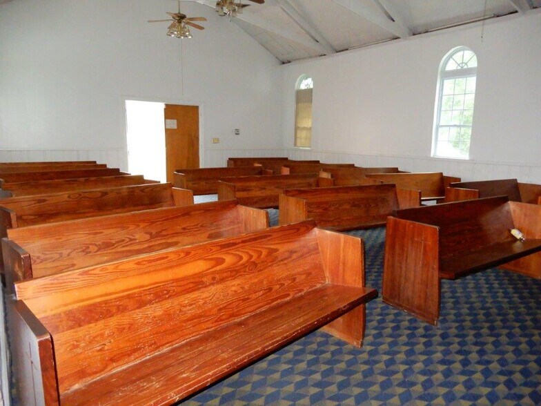 More Photos Of 7024 North Rd, North Religious Facility For Sale