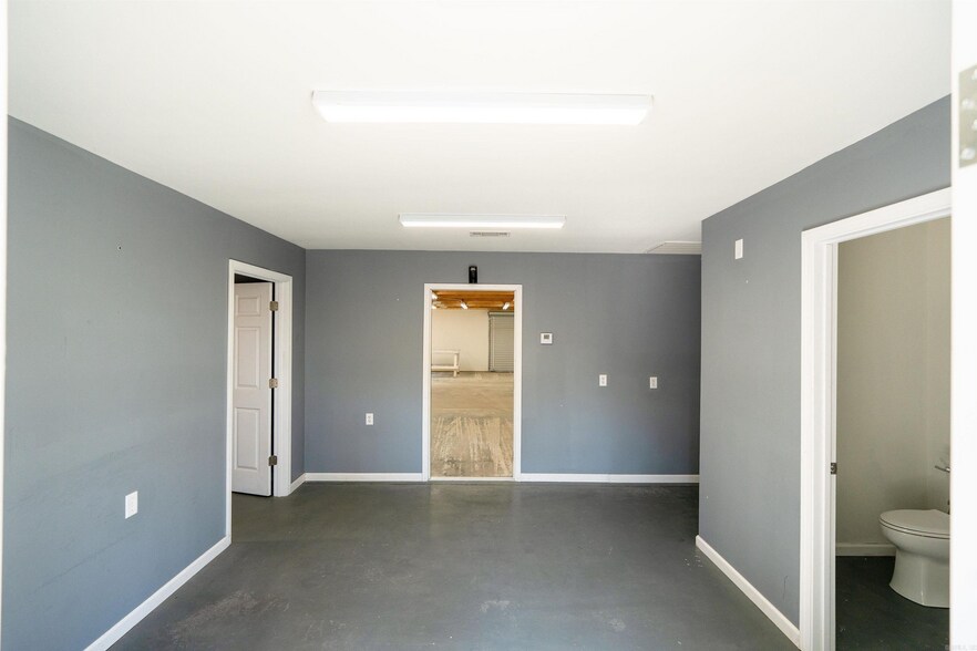 More Photos Of 119 Gemar, Pangburn Industrial For Sale
