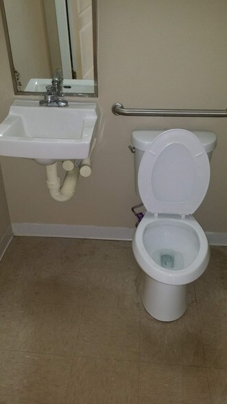 More Photos Of 5190 Calhoun Memorial Hwy, Easley Office Residential For Lease