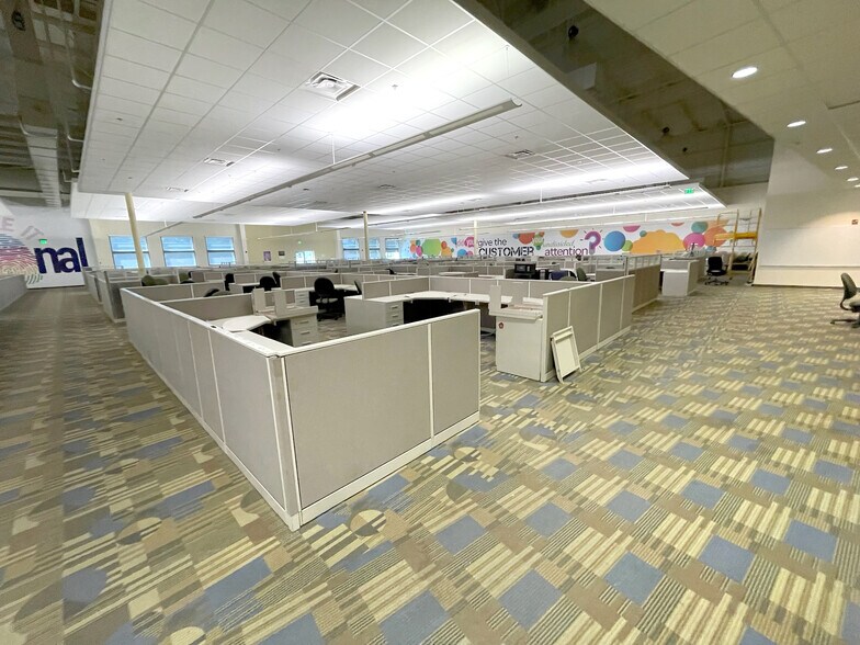 More Photos Of 5101 Vogel Rd, Evansville Office For Lease