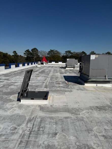 More Photos Of 2040 Schillinger Rd S, Mobile Freestanding For Lease