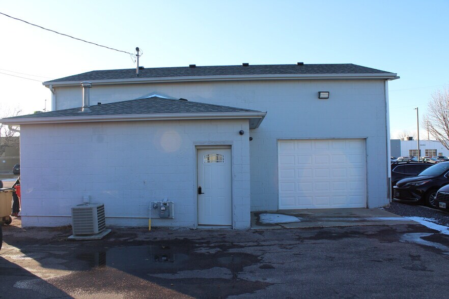 More Photos Of 3320 S Duluth Ave, Sioux Falls Flex For Lease