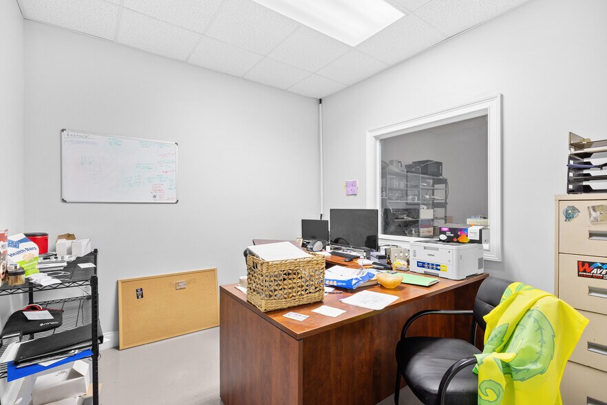 More Photos Of 11871 Plaza Dr, Murrells Inlet Office For Lease